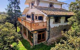Hobbiton. Chalet De Ensueno En La Sierra De Madrid.